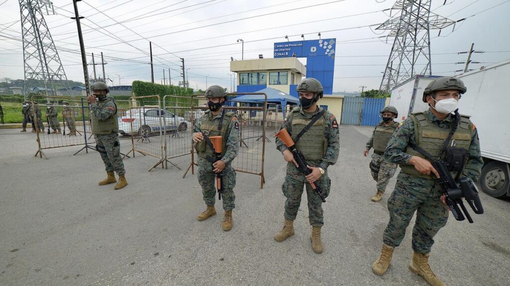 Fuerzas de seguridad controlan una cárcel ecuatoriana