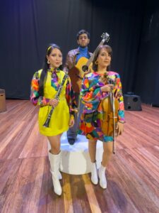 Un trío que conquista con pasión