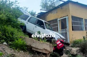 Una Explorer se despeñó por un barranco hasta impactar una vivienda en la zona norte de Anzoátegui