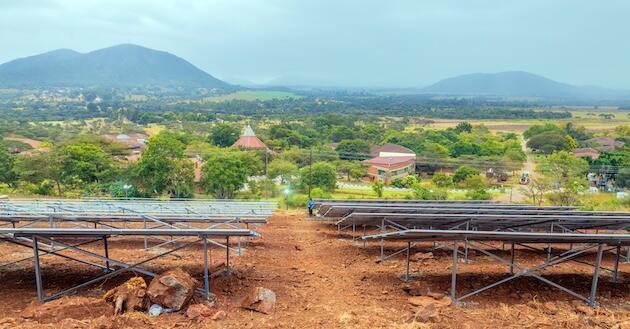 Una nueva planta solar impulsa el avance de energías renovables de Zimbabue : IPS Agencia de Noticias
