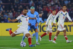 Uruguay se acerca al Mundial con un triunfo que cortó la buena racha de Venezuela