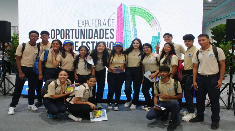 Venezuela garantiza estudios universitarios a más de 350 mil jóvenes