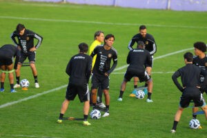 Venezuela se entrena pensando en Uruguay con toda su plantilla disponible