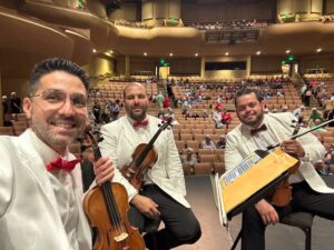 Violinista Daniel Herrera brilla con la Villages Philharmonic Orchestra – El Venezolano News