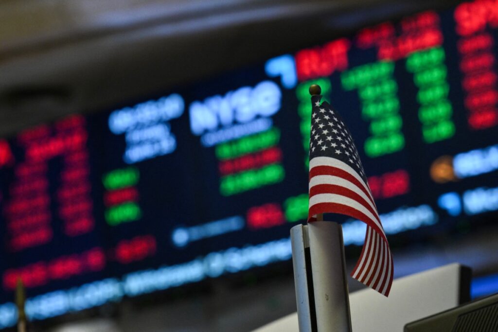 Wall Street abre en terreno mixto y el Dow Jones baja un leve 0,33 % - AlbertoNews