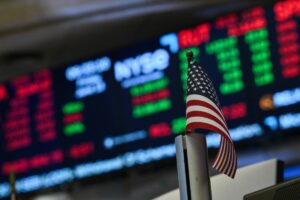 Wall Street abre en terreno mixto y el Dow Jones baja un leve 0,33 % - AlbertoNews