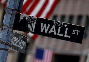 Wall Street abre en verde a pesar de datos de contratación en EEUU peores de lo esperado
