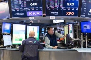 Wall Street abre terreno mixto, pendiente de las conversaciones comerciales entre EEUU y China