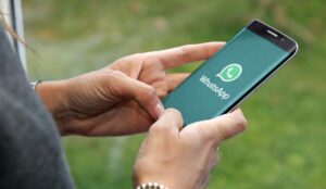 WhatsApp comienza a incluir anuncios, pero no en los chats personales - AlbertoNews