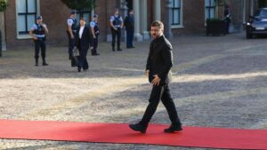 El presidente de Ucrania, Volodímir Zelenski, este miércoles a su llegada a la cumbre de la OTAN.