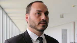 acusan a hijo de Jair Bolsonaro de espionaje ilegal – DW – 18/06/2025