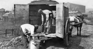 cuando Manchester intentó deshacerse de sus heces enviándolas en tren y desató una revuelta rural