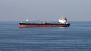 el petróleo se dispararía a más de 100 dólares por barril