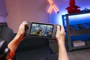 la MSI Claw es una consola portátil muy potente que hoy marca su precio más bajo