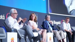 la crisis económica latinoamericana vista por Marta Lucía Ramírez y expresidentes de México y Ecuador
