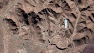 la fortaleza nuclear subterránea de Irán atacada por EEUU