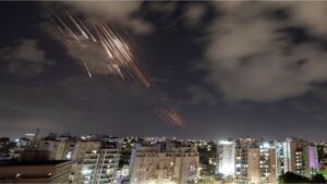 los misiles impactaron en Haifa y amenazaron con ataques más severos