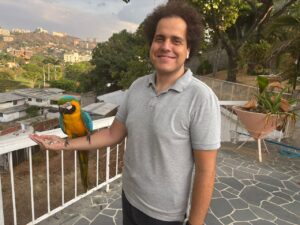 más de un año en una embajada asediada