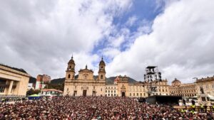 música, mensajes y desórdenes marcaron la jornada