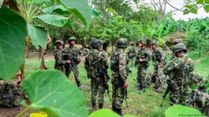 poblado bajo poder guerrillero retiene a militares – DW – 23/06/2025