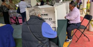 poca asistencia y denuncias de la oposición por supuestas irregularidades