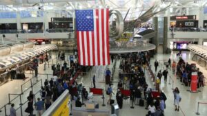 rige desde hoy la nueva restricción de Donald Trump que limita la entrada a ciudadanos de 19 países