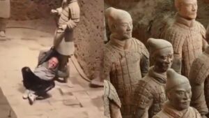 un hombre saltó una valla, cayó sobre los soldados de terracota y dañó Patrimonio de la Humanidad