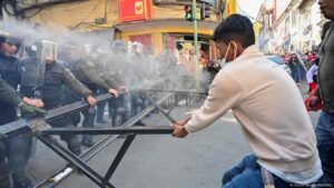 un policía muere en choque con afines a Evo Morales – DW – 12/06/2025