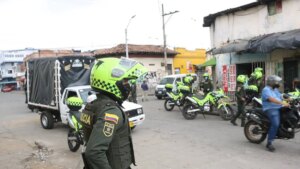 ¿Cómo ha evolucionado el número de policías en Cali en 10 años? Aumentó por el paro y la COP16, pero luego bajó