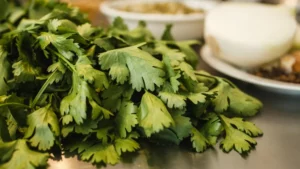 ¿El cilantro te sabe a jabón? Esta es la extraña alteración genética que solo tiene el 15% de la población