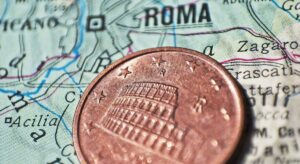 ¿Es Francia el nuevo peligro de la deuda europea? Los bonos galos ya superan en rentabilidad a los españoles, italianos y griegos