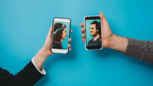 ¿Qué significa que alguien tenga dos celulares, según la psicología? Esto dice la IA