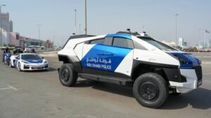 ¿Supera al Cybertruck? El nuevo patrullero de la policía de Abu Dhabi sorprende por su diseño y funciones