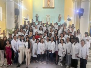 160 egresados de UCS asistieron a su misa de acto de grado