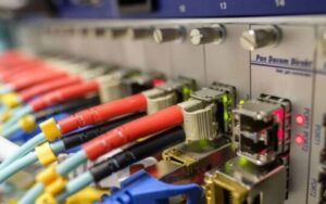 Llegaron a Venezuela materiales para fabricar cables de fibra óptica en alianza con Irán – AlbertoNews