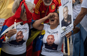 Vecinos de las barriadas litoralenses extrañan a Luis López y a su irreverencia