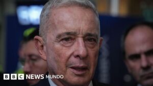 4 claves del caso por el que el que Álvaro Uribe se convirtió en el primer expresidente de Colombia en ser condenado en un juicio penal
