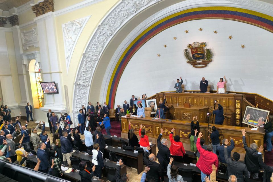 AN declara «persona non grata» al Alto Comisionado Türk y pide al fiscal abrirle causa por “secuestro” de migrantes