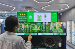 Abrieron en Japón tienda futurista que combina robots con IA