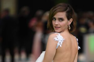 Actriz Emma Watson tendrá prohibido conducir por seis meses