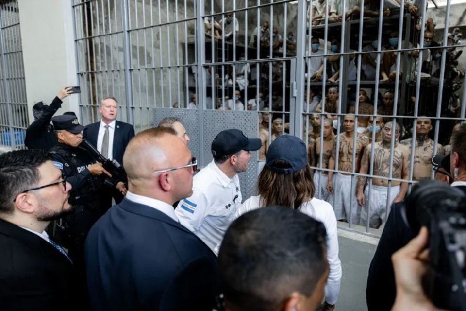 Adam Isaacson de Wola considera ilegal retorno de migrantes con solicitud de asilo