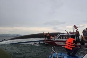 Al menos 29 muertos tras volcarse un barco turístico en Vietnam