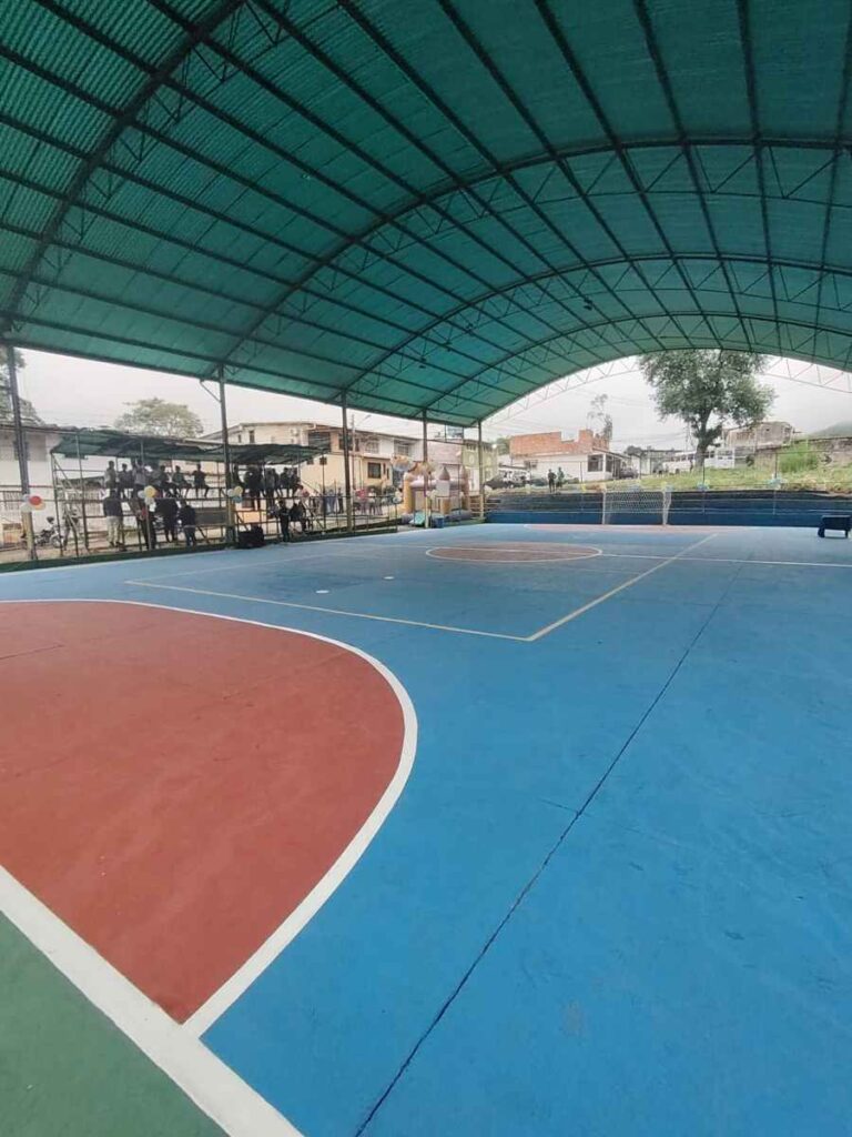 Alcaldesa Marta Gallo entrega cancha rehabilitada en Llanitos – Diario La Nación