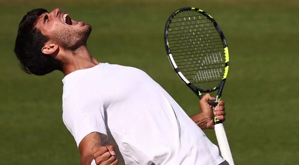 Alcaraz derrota a Fritz y alcanza su tercera final consecutiva en Wimbledon - AlbertoNews