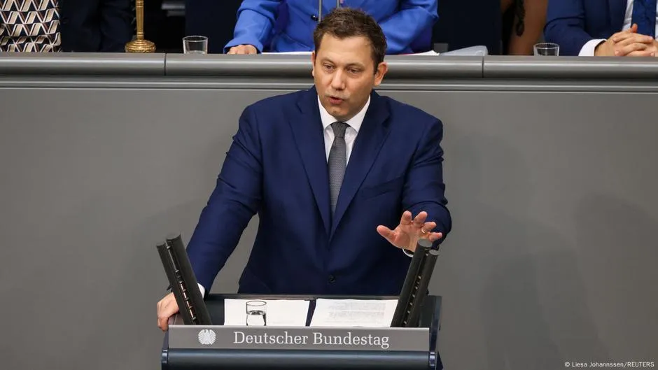 Alemania dice que "aranceles de Trump sólo dejan perdedores" – DW – 16/07/2025