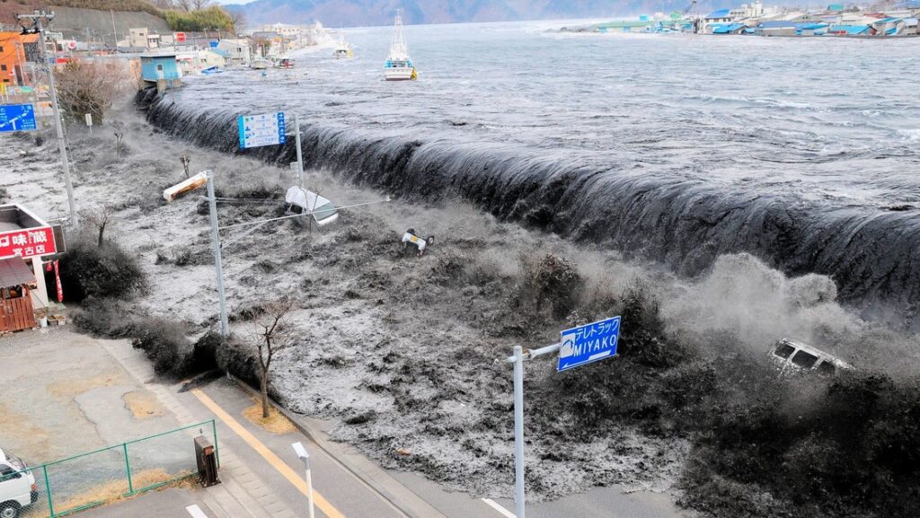 Alerta de tsunami en el Pacífico tras sismo de magnitud 8 cerca de la costa rusa - AlbertoNews