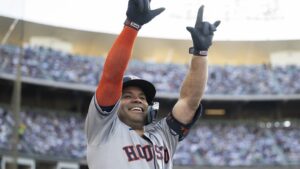 Altuve lideró la barrida de los Astros en Los Ángeles