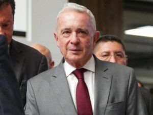 Álvaro Uribe: opiniones divididas por dictámenes de dos delitos al expresidente | Gobierno | Economía