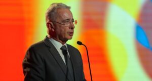 Álvaro Uribe, poderoso expresidente y primero condenado por la Justicia colombiana – AlbertoNews