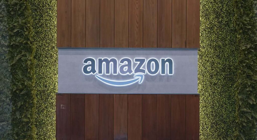 Amazon confía en un brazalete recordador al estilo Harry Potter para ganar la carrera de la IA en 'wearables'